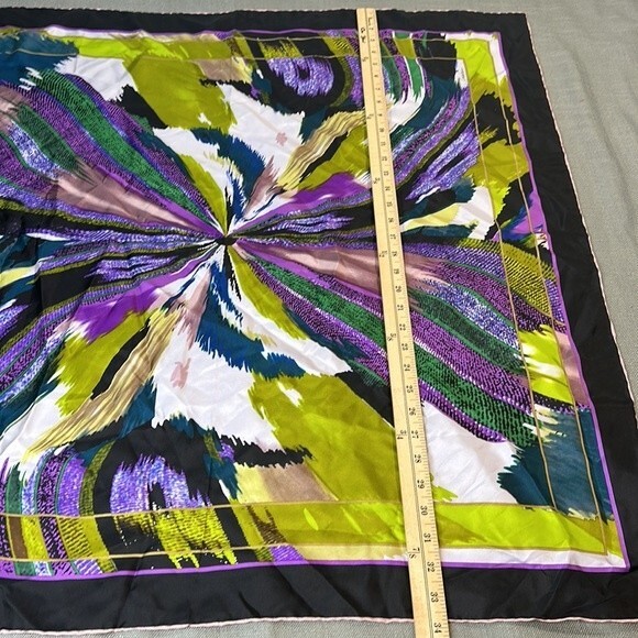 Codello Scarf Silky Square Bold Abstract Art - Picture 4 of 4